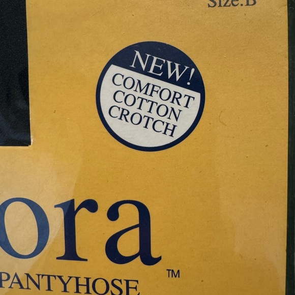 BN in Packaging Comfort Sheer Navy Pantyhose by Isadora Size B - Picture 2 of 6